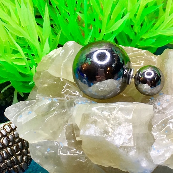 Gunmetal Double Stud Earrings - Picture 4 of 7